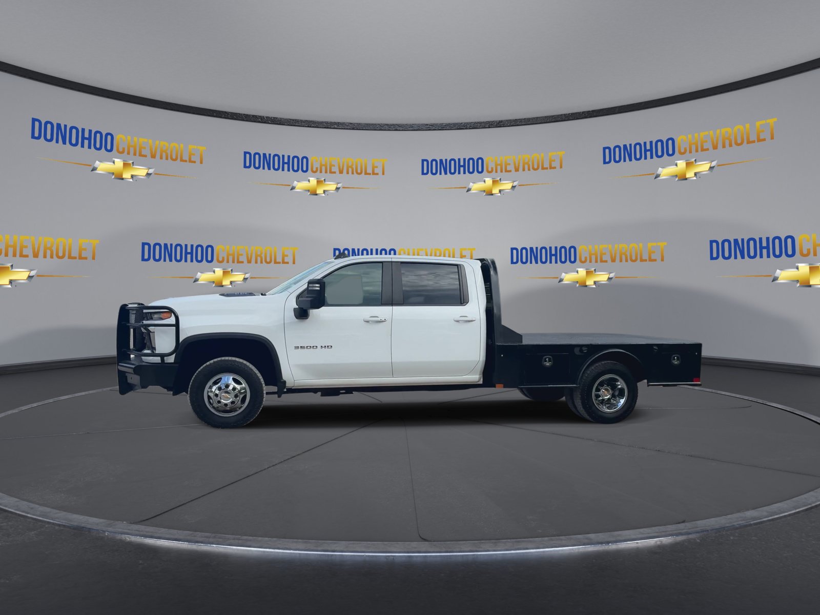 Used 2024 Chevrolet Silverado 3500 LT AWD/4WD image 9