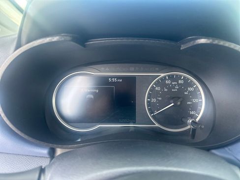 Used 2023 Nissan Versa SV image 15