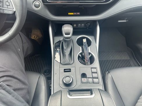 Certified 2025 Toyota Highlander XSE image 19