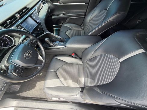 Used 2018 Toyota Camry SE FWD image 14