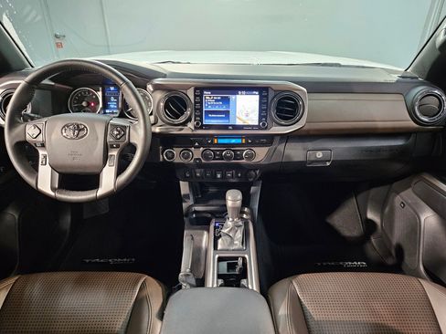 Used 2023 Toyota Tacoma Limited AWD/4WD image 10