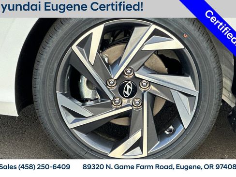 Used 2025 Hyundai Elantra Limited image 28