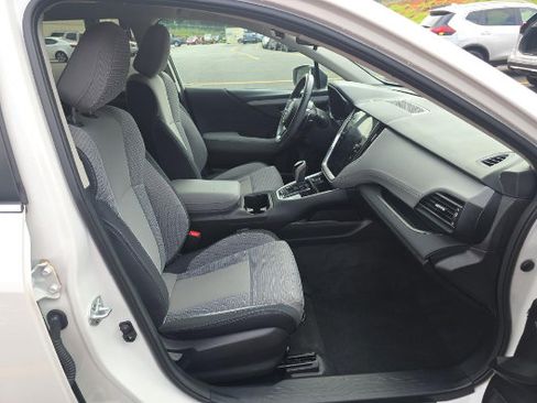 Used 2023 Subaru Outback Premium AWD/4WD image 5