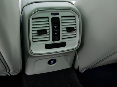 Certified 2024 Porsche Macan GTS image 19