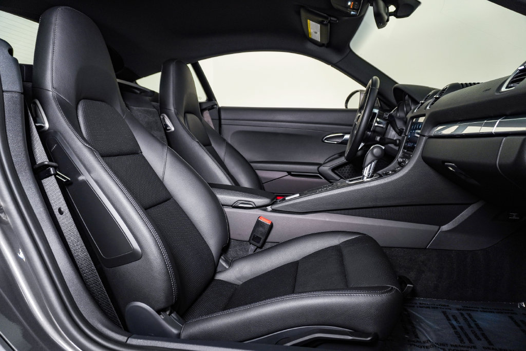 Used 2021 Porsche 718 Cayman RWD image 16