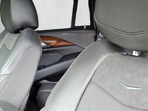 Used 2019 Cadillac Escalade Premium Luxury AWD/4WD image 13