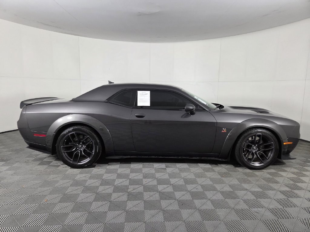 Used 2022 Dodge Challenger R/T Scat Pack RWD image 4
