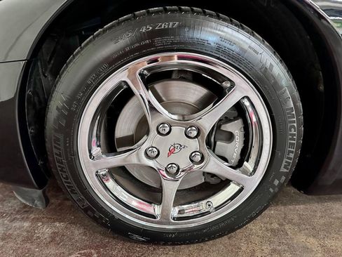 Used 2004 Chevrolet Corvette Convertible w/ Preferred Equipment Group image 32