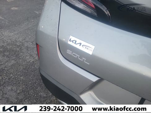 Certified 2023 Kia Soul LX FWD image 11