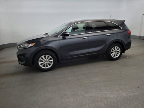 Used 2020 Kia Sorento LX FWD image 2