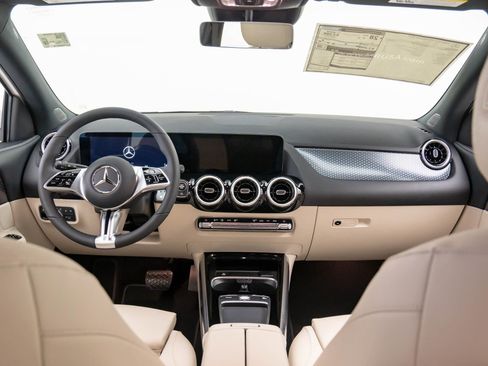 Certified 2026 Mercedes-Benz GLA 250 4MATIC image 11