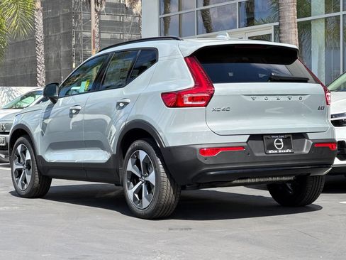 New 2026 Volvo XC40 B5 Plus AWD/4WD image 3