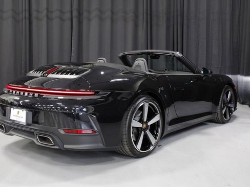 Certified 2025 Porsche 911 Carrera image 7