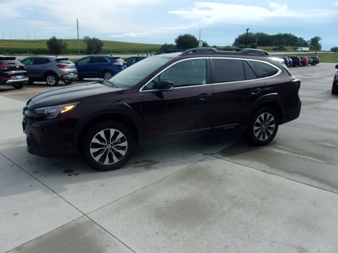 Used 2024 Subaru Outback Limited AWD/4WD image 6