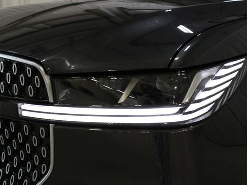 New 2026 Lincoln Navigator Reserve AWD/4WD image 33
