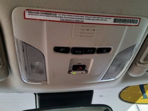 Used 2021 Toyota Corolla LE FWD image 28