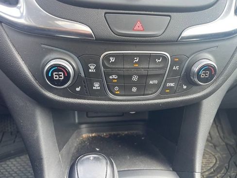 Used 2020 Chevrolet Equinox LT AWD/4WD image 16
