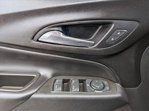 Used 2020 Chevrolet Equinox LT image 14