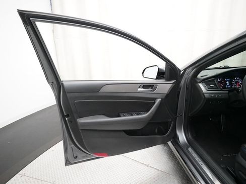 Used 2018 Hyundai Sonata Limited w/ Cargo Package image 27