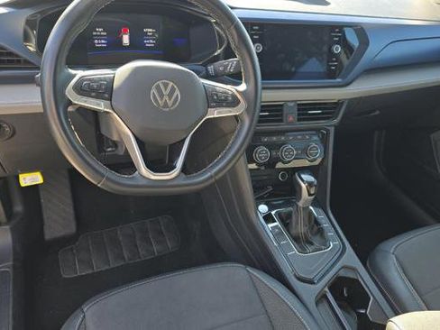 Used 2024 Volkswagen Taos SE image 6