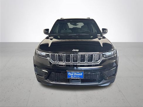 Certified 2025 Jeep Grand Cherokee Laredo w/ MOPAR Finishing Package AWD/4WD image 3