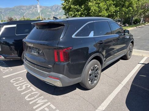 Certified 2025 Kia Sorento S AWD/4WD image 3