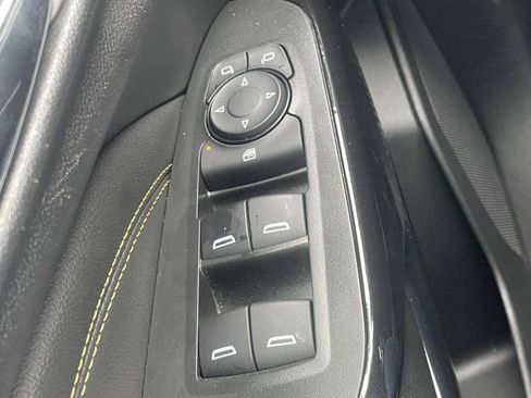 Used 2025 Chevrolet Trax LT FWD image 22