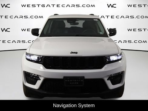 Used 2023 Jeep Grand Cherokee Limited w/ Black Appearance Package AWD/4WD image 2