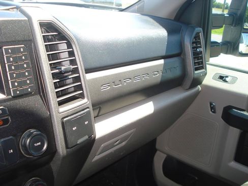 Used 2020 Ford F250 XL w/ Power Equipment Group AWD/4WD image 39