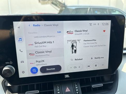 Used 2023 Toyota RAV4 Limited image 15