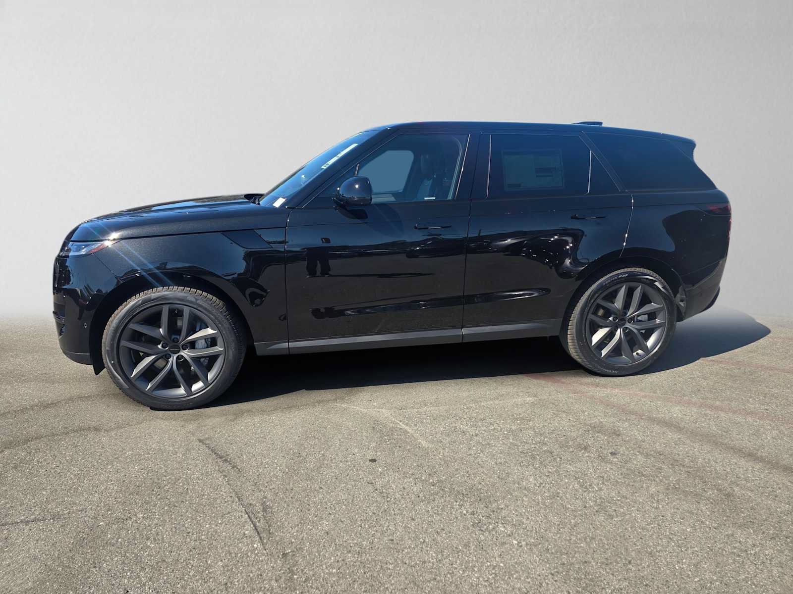 New 2027 Land Rover Range Rover Sport SE AWD/4WD image 2