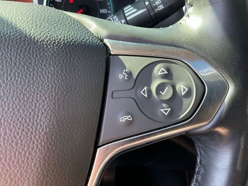 Used 2018 Chevrolet Traverse LT image 38