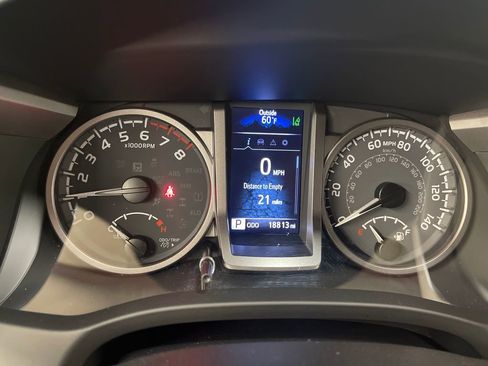 Certified 2023 Toyota Tacoma SR5 AWD/4WD image 21