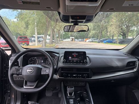 Used 2026 Nissan Rogue SV AWD/4WD image 27
