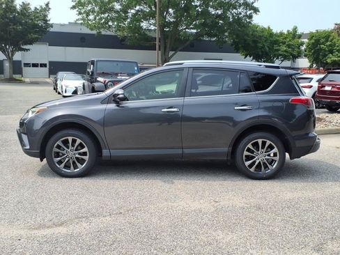 Used 2018 Toyota RAV4 Limited FWD image 3