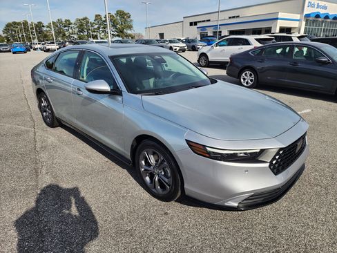 Certified 2024 Honda Accord EX-L image 2