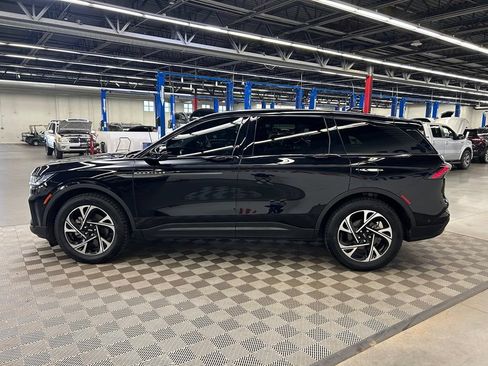 Used 2024 Lincoln Nautilus Premier w/ Jet Appearance Package AWD/4WD image 4