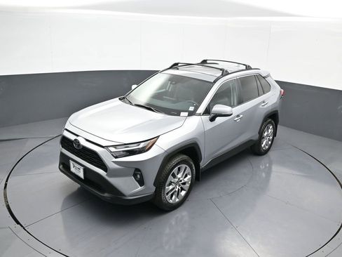 Certified 2025 Toyota RAV4 XLE Premium image 34