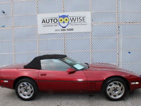 Used 1989 Chevrolet Corvette Convertible RWD image 2