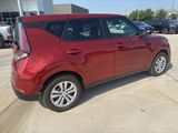 Used 2025 Kia Soul LX image 3