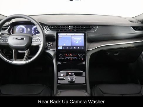 Used 2025 Jeep Grand Cherokee L Limited w/ Luxury Tech Group II image 14