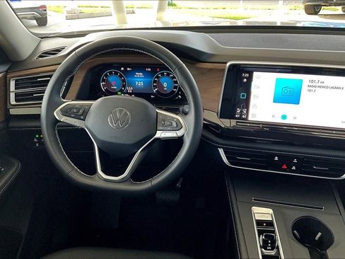 New 2026 Volkswagen Atlas SE image 4