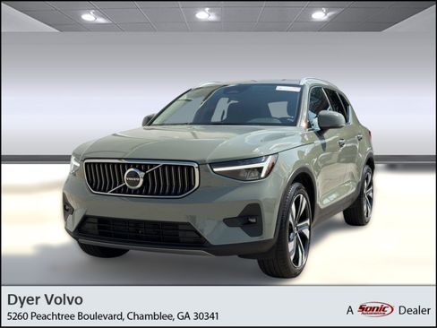 Used 2023 Volvo XC40 B5 Plus w/ Protection Package Premier AWD/4WD image 1