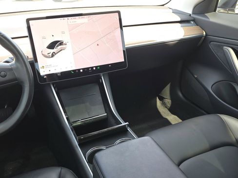 Used 2018 Tesla Model 3 Long Range RWD image 10