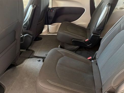 Used 2023 Chrysler Voyager LX FWD image 13