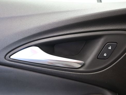 Used 2022 Buick Encore GX Select FWD image 23