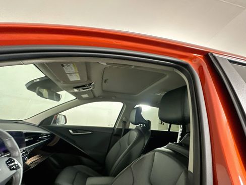 Used 2023 Kia Niro Wave w/ Wave Preserve Package FWD image 26