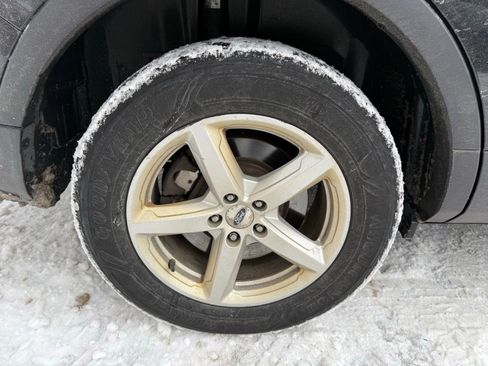 Used 2017 Ford Explorer XLT w/ Equipment Group 202A image 9