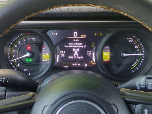 Used 2024 Jeep Wrangler Unlimited w/ Convenience Group AWD/4WD image 17