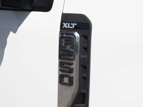 Used 2024 Ford F250 XLT image 12